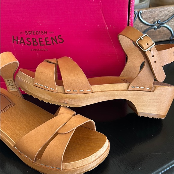 Swedish Hasbeens Women's Tan Sandals - Picture 5 of 5